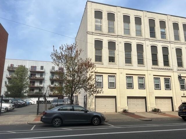 222 Clinton St in Hoboken, NJ - Building Photo