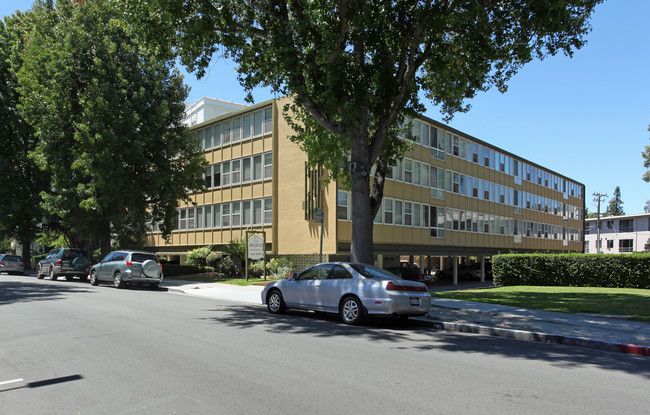 Bellevue Apartments in Burlingame, CA - Building Photo - Building Photo