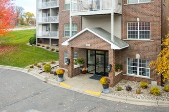 Oak Hill in North St. Paul, MN - Building Photo - Building Photo