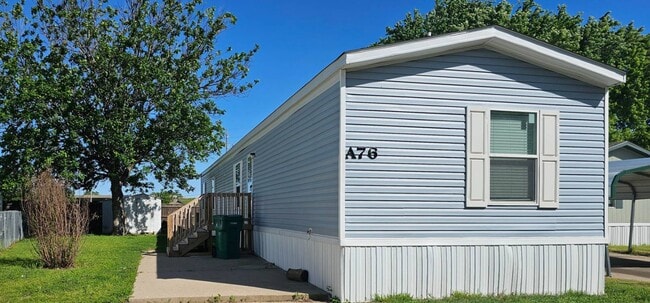 property at 2320 E MacArthur Rd