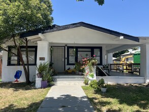 1528 N Waterman Ave, Unit Studio in San Bernardino, CA - Foto de edificio - Building Photo