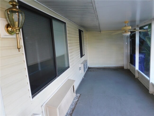 543 7th Pl in Vero Beach, FL - Foto de edificio - Building Photo