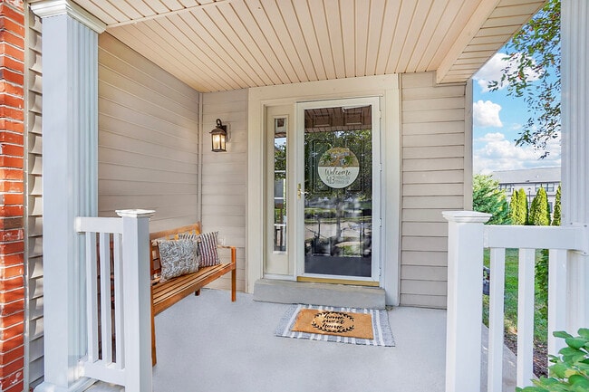 413 Montclair Tower Dr in St. Charles, MO - Building Photo - Building Photo