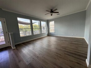 723 Settlement St in Cedar Park, TX - Foto de edificio - Building Photo