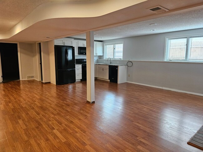 2829 Foothills Rd-Unit -Basement in Cheyenne, WY - Building Photo - Building Photo