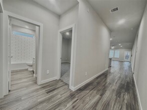 14273 Lake Lodge Dr in Conroe, TX - Building Photo - Building Photo