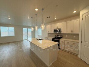 1753 Lacey Ave in Manteca, CA - Building Photo - Building Photo