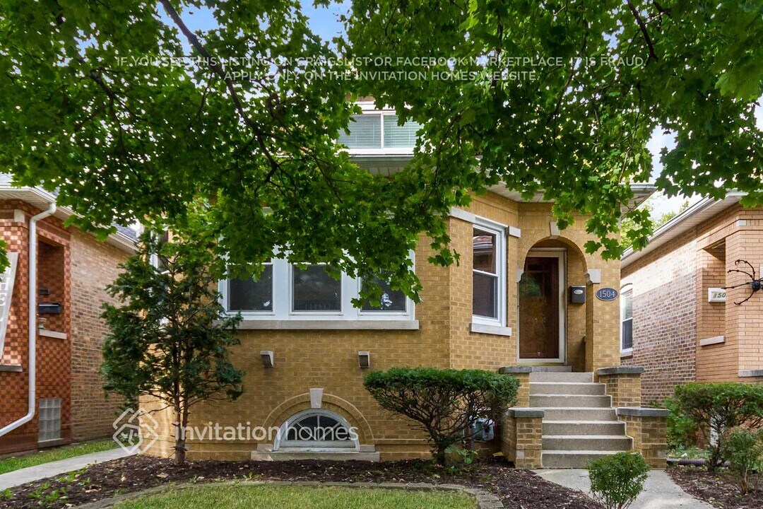 1504 Clarence Ave in Berwyn, IL - Building Photo