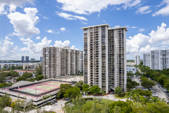 Tower at Biscayne Cove in Aventura, FL - Building Photo - Building Photo