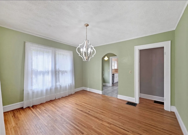 1391 Jefferson Ave in East Point, GA - Building Photo - Building Photo