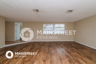 9141 Suffolk Ln in Port Richey, FL - Foto de edificio - Building Photo