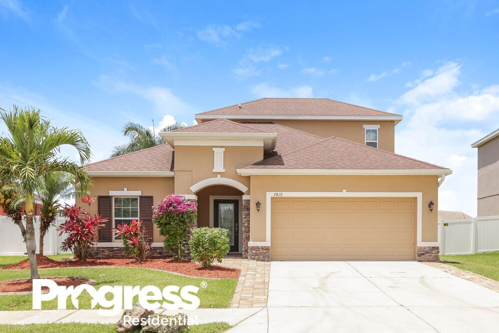 7819 110th Ave E in Parrish, FL - Building Photo