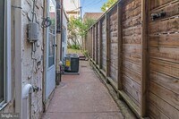 1529 E Berks St photo'