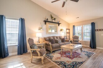 819 Brewster Ln in Wilmington, NC - Building Photo - Building Photo
