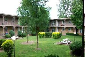 Cedarbrook Apartments in Greenwood, IN - Foto de edificio - Building Photo