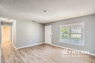 3415 W Bay Ave in Tampa, FL - Building Photo - Building Photo