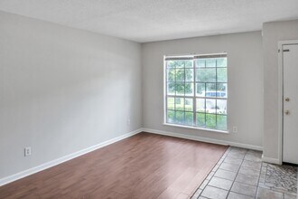 1212 Boone Hill Rd in Summerville, SC - Building Photo - Building Photo