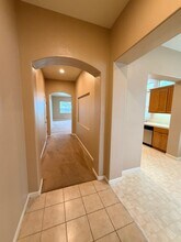 1146 Oatgrass Way in Los Banos, CA - Building Photo - Building Photo