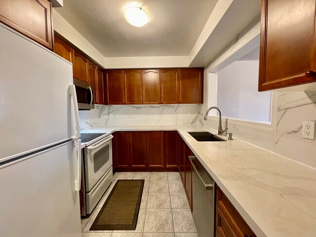 8828 Sheppard Av E in Toronto, ON - Building Photo - Building Photo