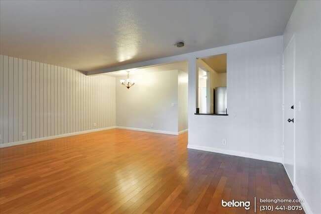 4903 Indian Wood Rd, Unit 109 in Culver City, CA - Foto de edificio - Building Photo