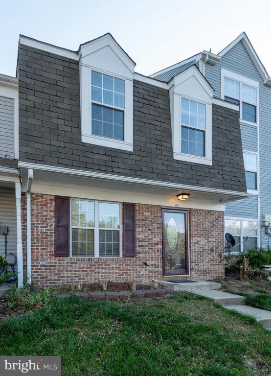 property at 2502 Regal Pl