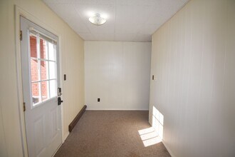 20 S Chestnut St in Mill Hall, PA - Building Photo - Building Photo