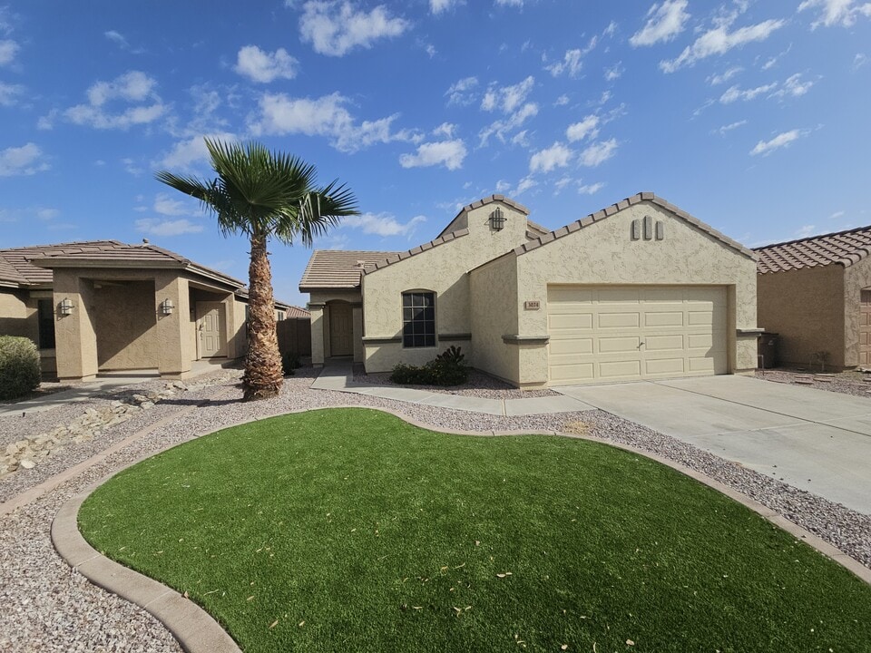 3074 W Belle Ave in San Tan Valley, AZ - Building Photo