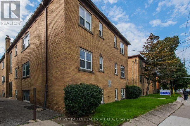 property at 2905 St Clair Ave E