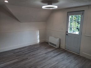 39 Garfield St, Unit #4 in Westbrook, ME - Building Photo - Building Photo