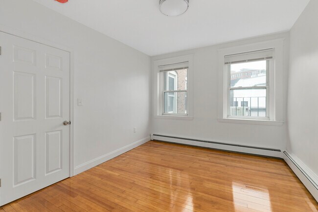 122 Prince St, Unit 4 in Boston, MA - Building Photo - Building Photo