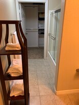 4155 Executive Dr, Unit E310 in La Jolla, CA - Building Photo