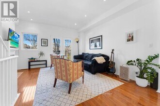 25 Rankin Crescent in Toronto, ON - Building Photo - Building Photo