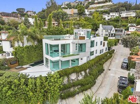 1377 Miller Pl in Los Angeles, CA - Building Photo