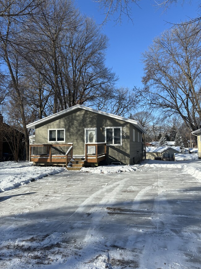 2675 Larch Ln N in Plymouth, MN - Foto de edificio - Building Photo