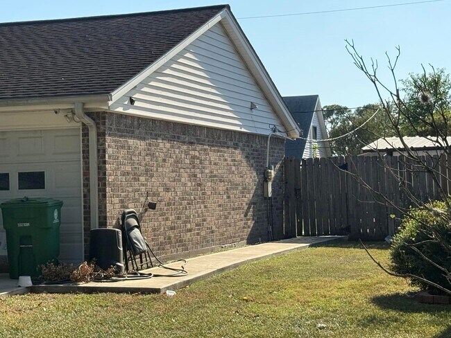 11210 Sageoak Dr in Houston, TX - Building Photo - Building Photo