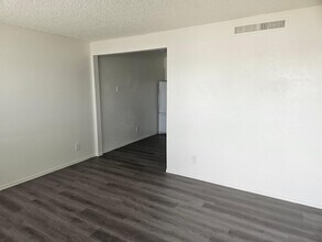 1307 E Vista Ave in Phoenix, AZ - Building Photo - Building Photo