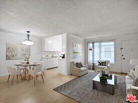 440 Raymond Ave in Santa Monica, CA - Building Photo