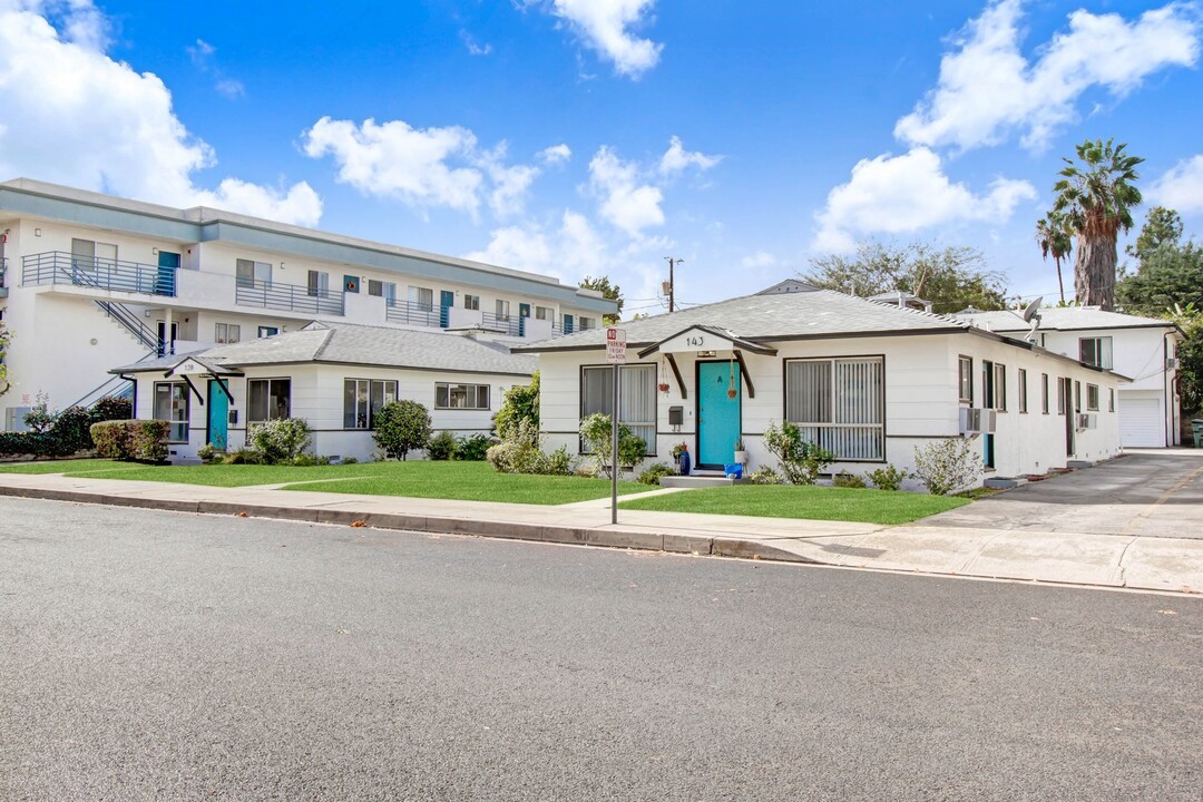 Beachwood Apartment Homes in Burbank, CA - Building Photo