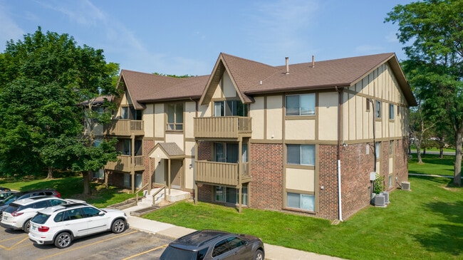 Nottingham Place Apartments in Kalamazoo, MI - Building Photo - Building Photo
