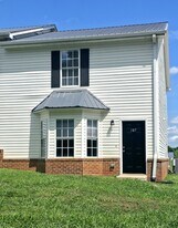 233 Westchester Cir in Athens, GA - Building Photo