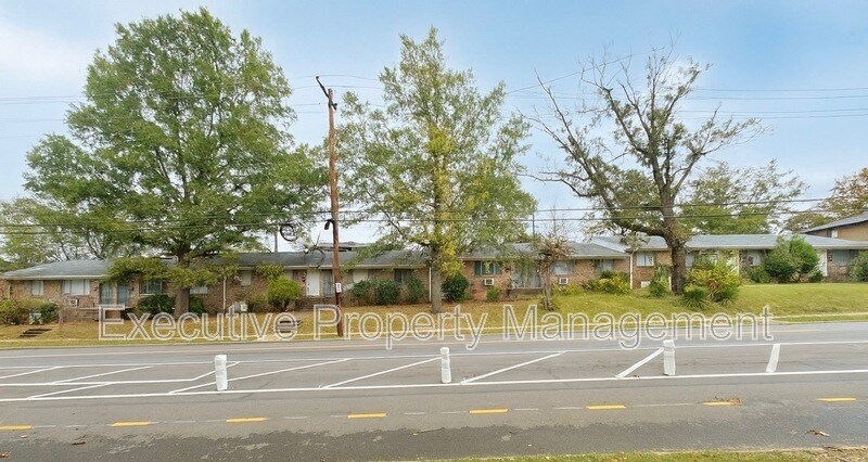 7740 Rugby Ave in Birmingham, AL - Building Photo