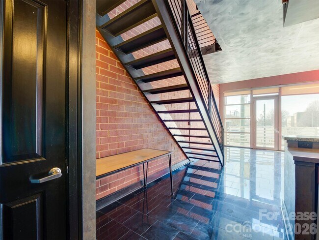 710 W Trade St in Charlotte, NC - Building Photo - Building Photo