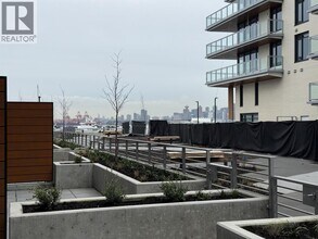 755 Harbourside Dr in North Vancouver, BC - Building Photo - Building Photo