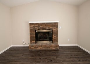 130 Pierre Pl, Unit 130 in Lima, OH - Building Photo - Building Photo