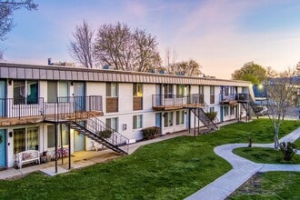 The Katmai Apartments in Millcreek, UT - Foto de edificio - Building Photo