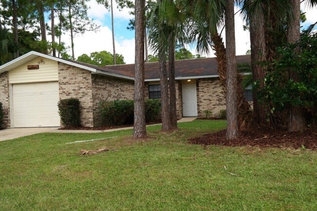19 Woodstone Ln in Palm Coast, FL - Building Photo - Building Photo