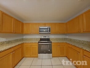 4621 Ross Lanier Ln in Kissimmee, FL - Foto de edificio - Building Photo