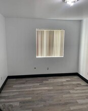 1412 E 109th St in Los Angeles, CA - Building Photo - Building Photo