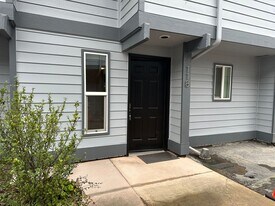 10015 NE 12th St in Bellevue, WA - Building Photo