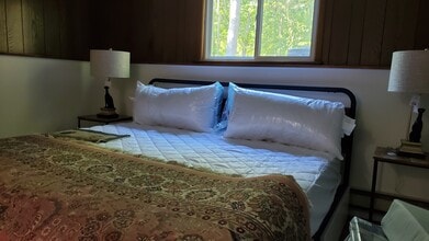 5 E Ridge Rd, Unit 1 Bed 1Bath apartment in in Stamford, CT - Building Photo - Building Photo